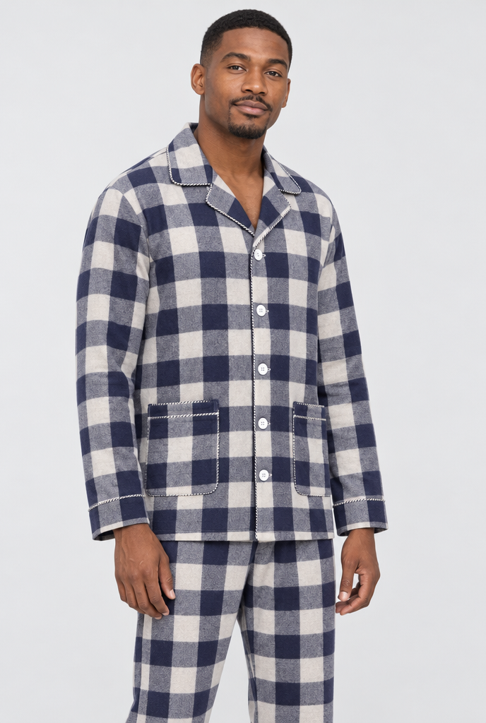 Pyjama en flanelle brossée à carreaux — Carreaux bûcheron marine — photo studio
