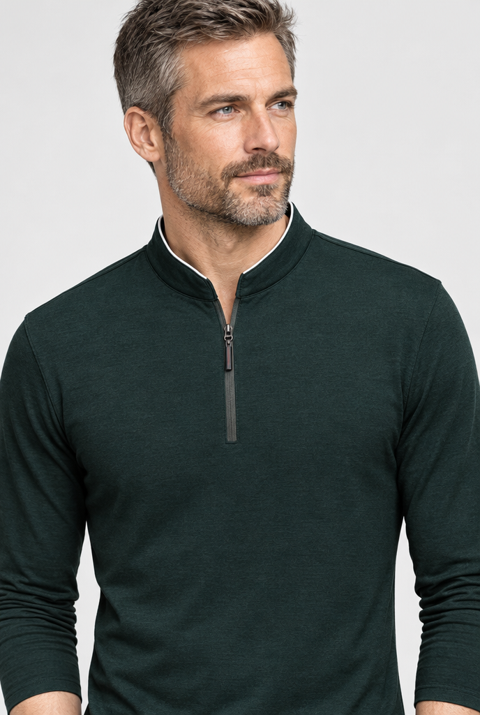 T-shirt manches longues col montant zippé — Vert forêt — détail du col