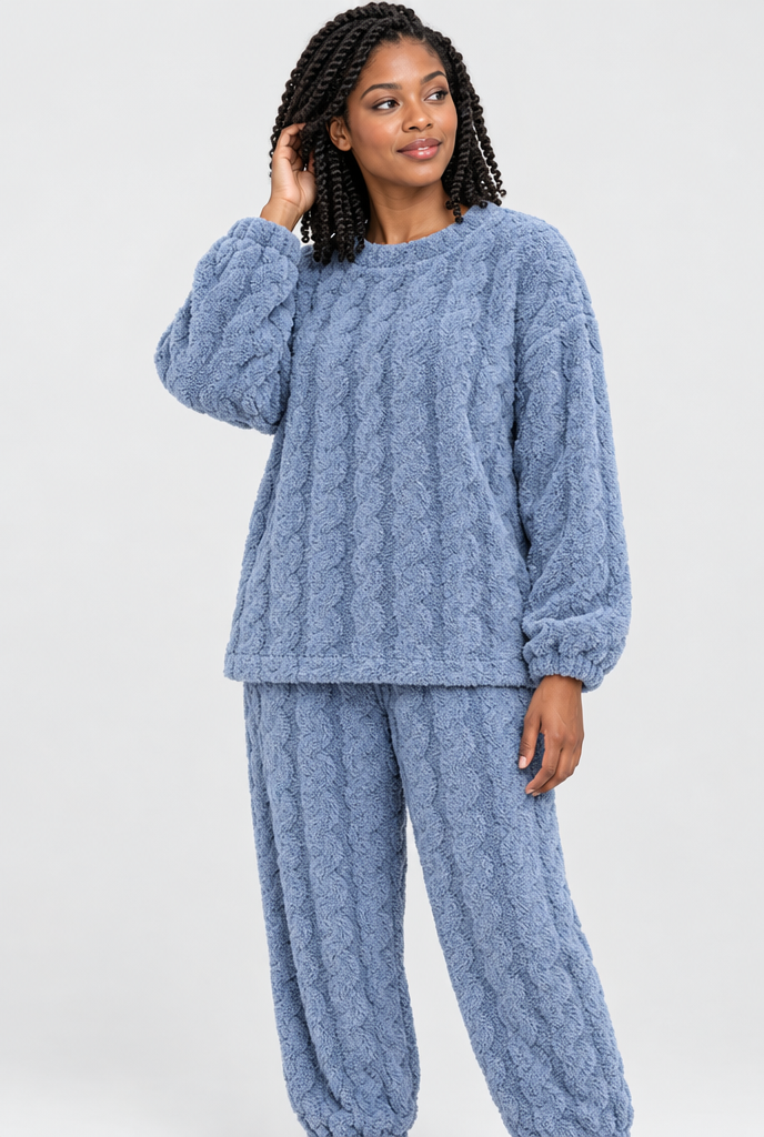 Pyjama en polaire peluche texturée — Bleu denim — photo studio