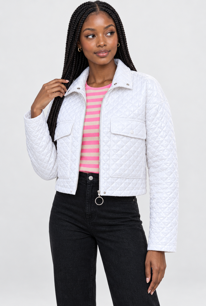 Veste courte matelassée losanges à poches rabat — Blanc glacier — photo studio
