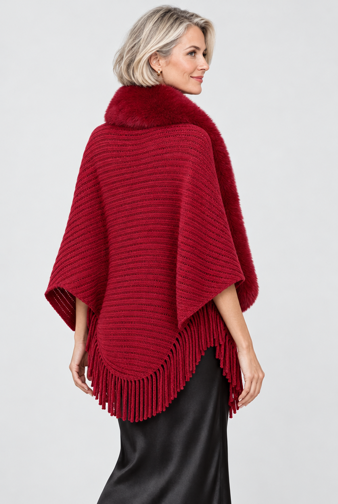 Châle en maille à franges et col en fausse fourrure — Rouge canneberge