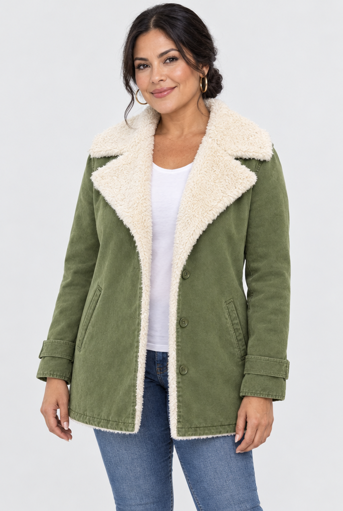 Veste boutonnée doublée sherpa à grand col — Olive — photo studio
