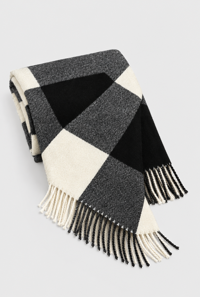 Écharpe plaid à carreaux color block et franges — Noir & ivoire — packshot