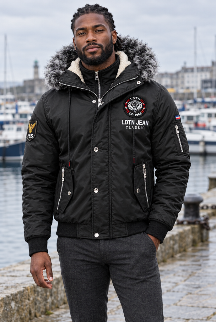 Blouson doublé sherpa à capuche fausse fourrure — Noir — en situation