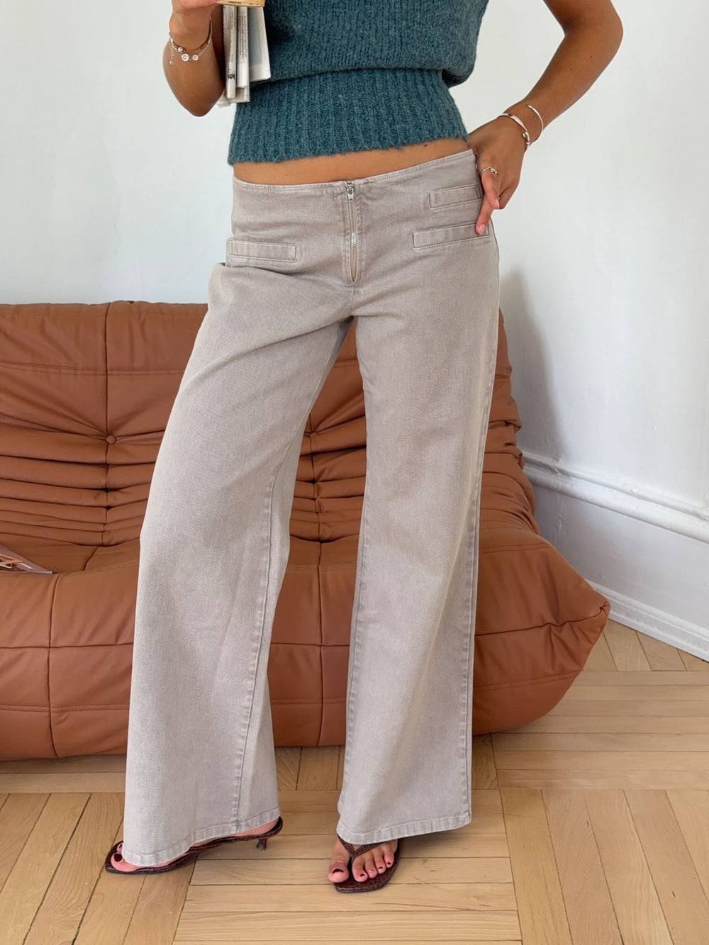 Low-Rise Wide-Leg Jeans in Taupe