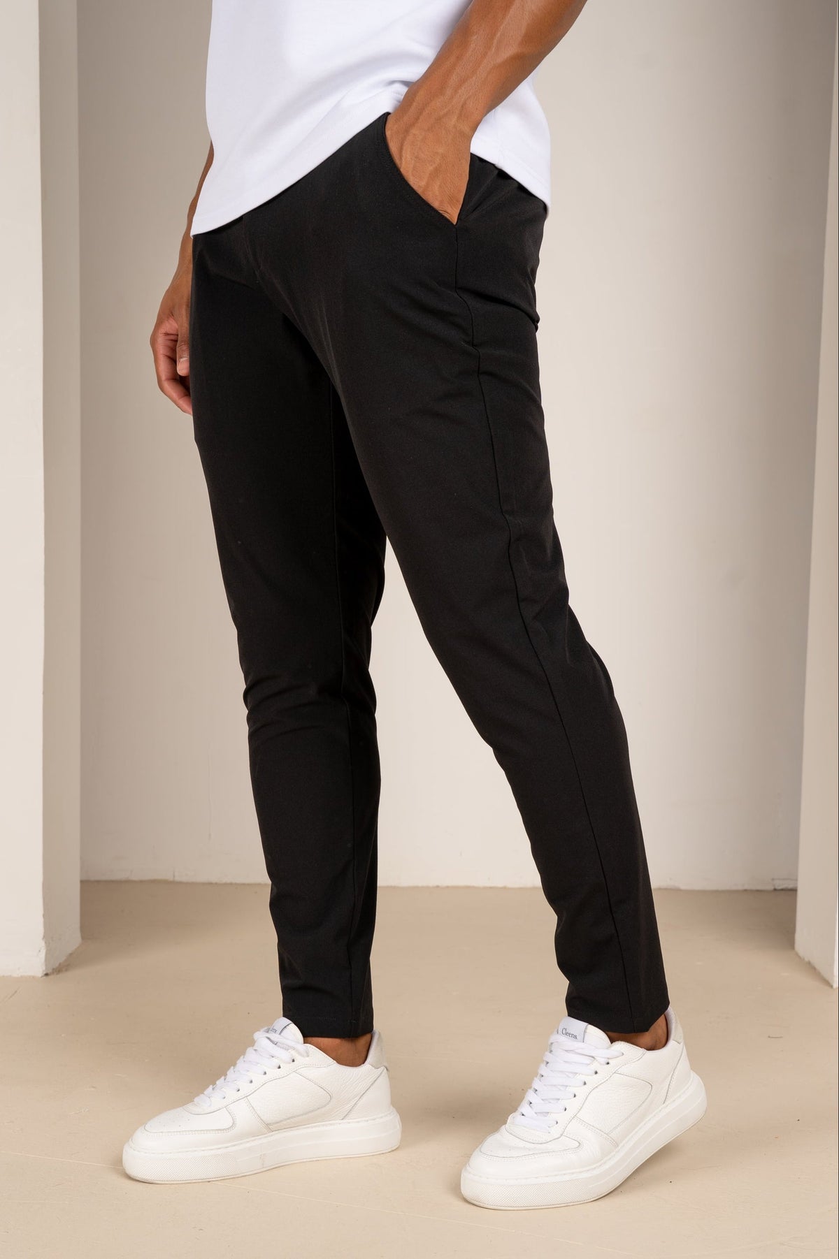Men's Tapered Stretch Everyday Trousers