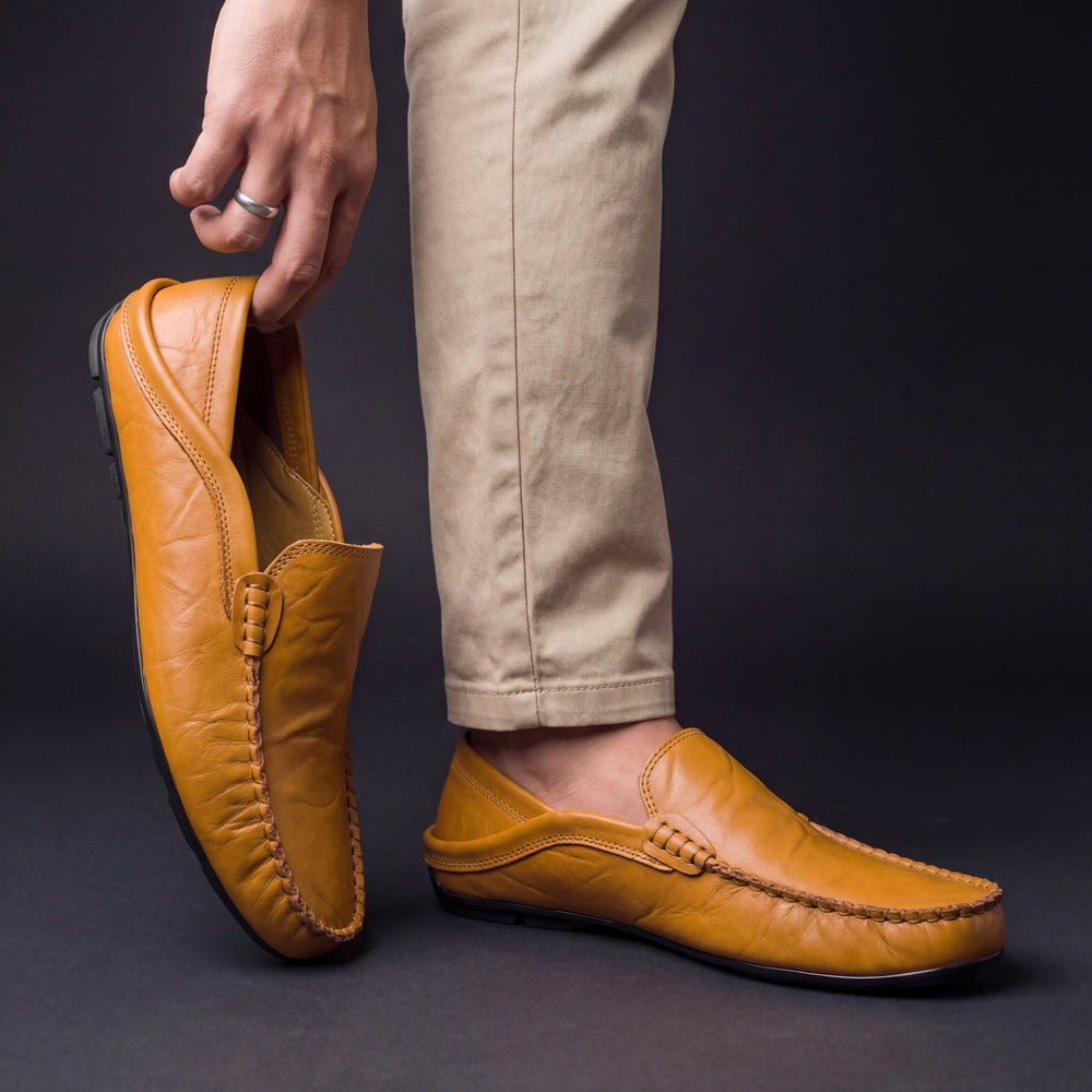 Men's Hand-Stitched Moccasin Driving Loafers