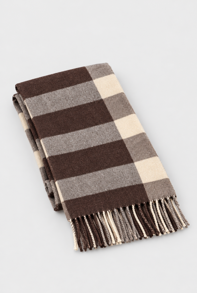 Écharpe à carreaux classique à franges — Carreaux moka — packshot