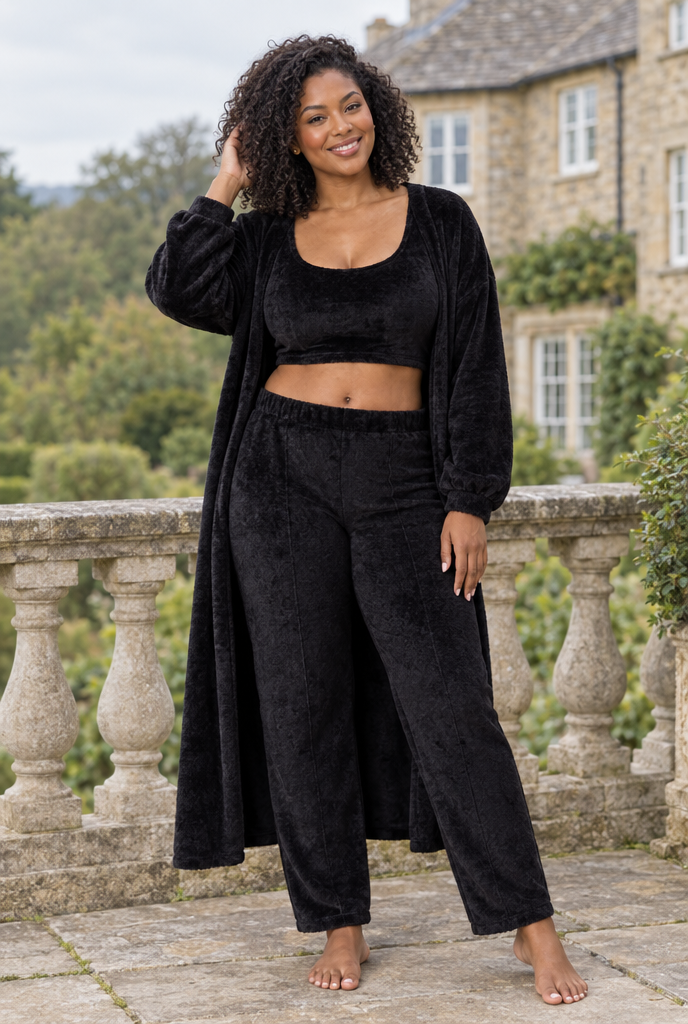 Ensemble d'intérieur 3 pièces avec long gilet duveteux — Noir — en situation
