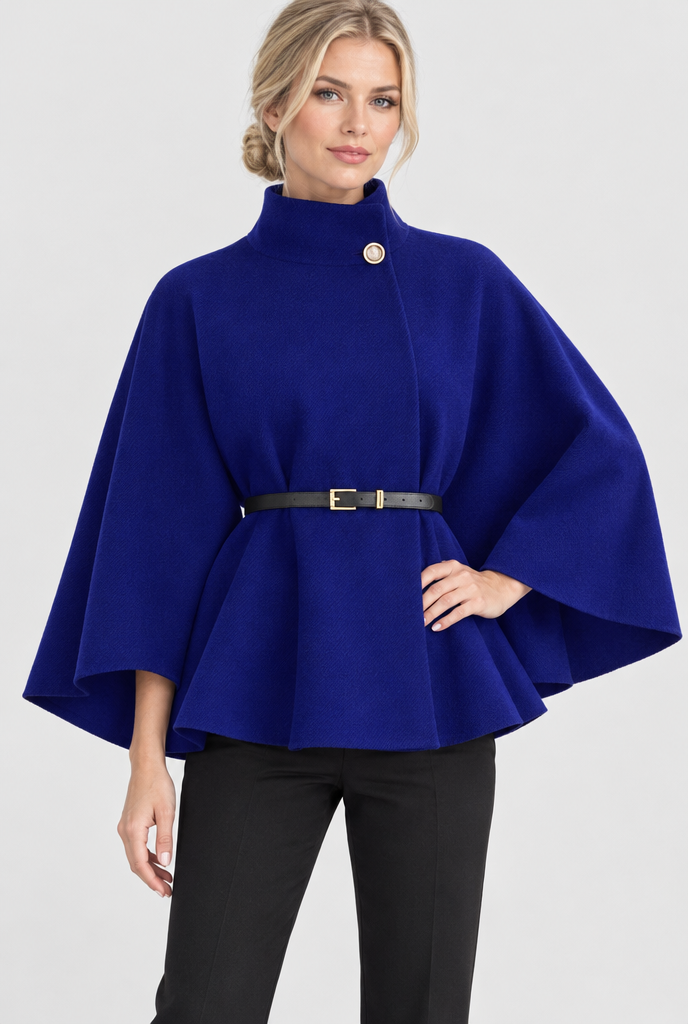 Veste cape ceinturée col montant manches chauve-souris — Bleu roi — studio