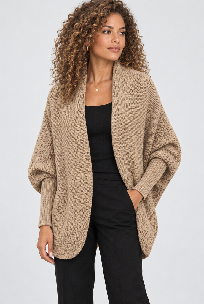 Gilet cocon col châle à manches chauve-souris — Camel — photo studio