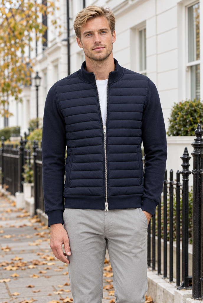 Veste zippée devant matelassé, manches en maille — Marine — en situation