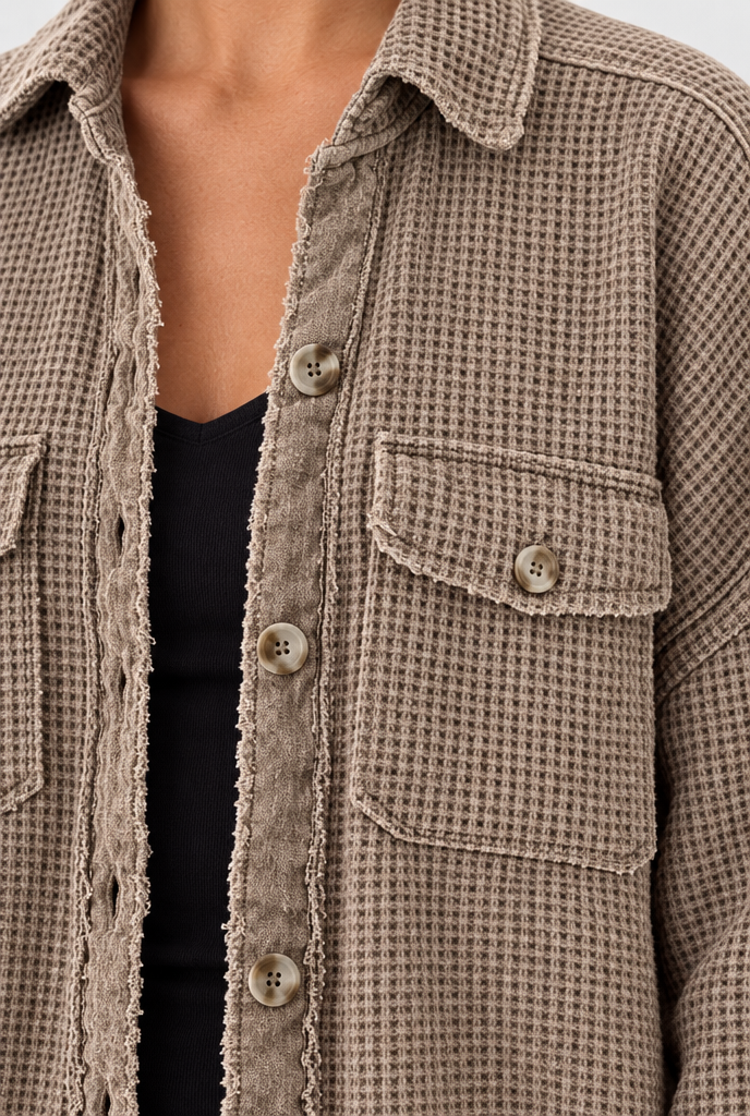 Surchemise oversize en maille gaufrée — Moka — détail