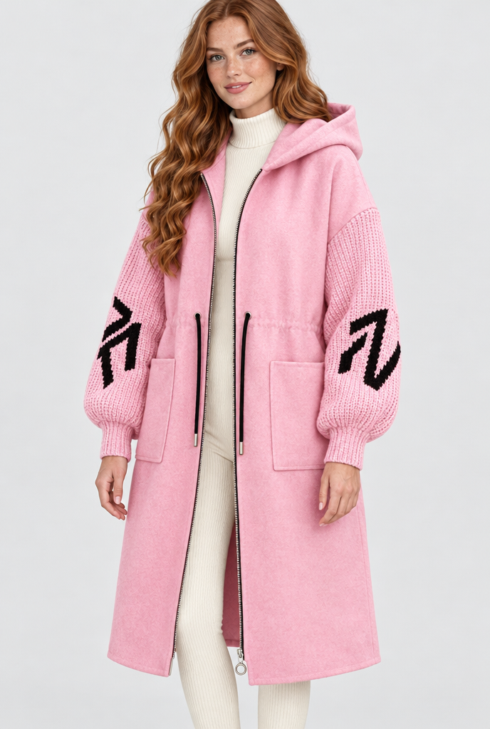 Manteau long zippé à capuche, manches en grosse maille — Rose — photo studio