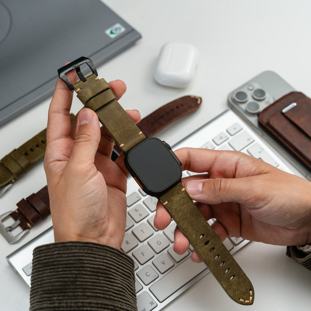 Men's Rugged Oiled Leather-Look Smartwatch Strap